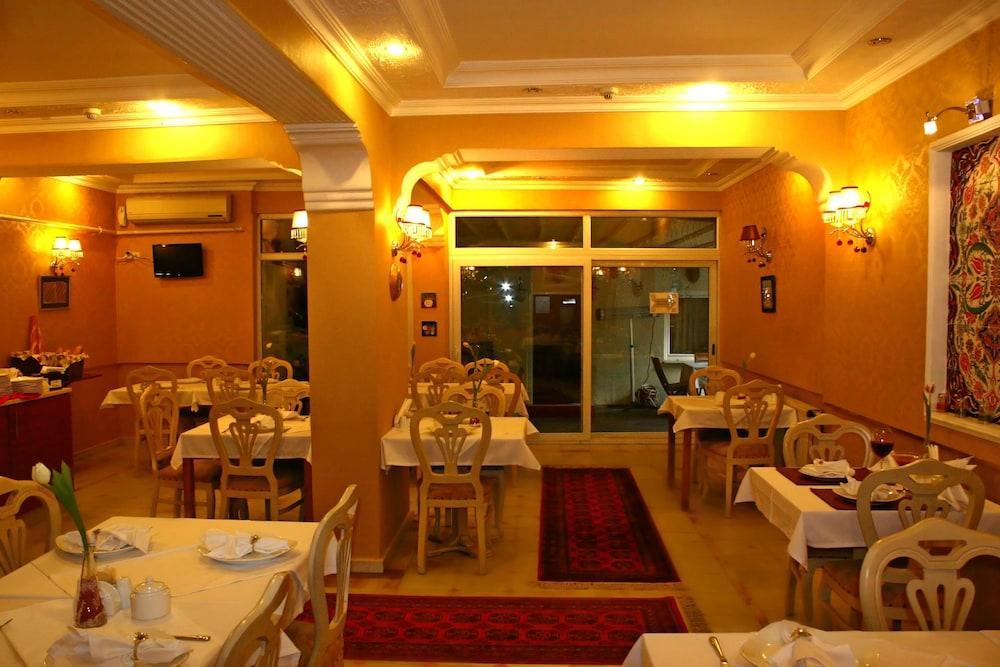 Divas Hotel Istanboel Buitenkant foto