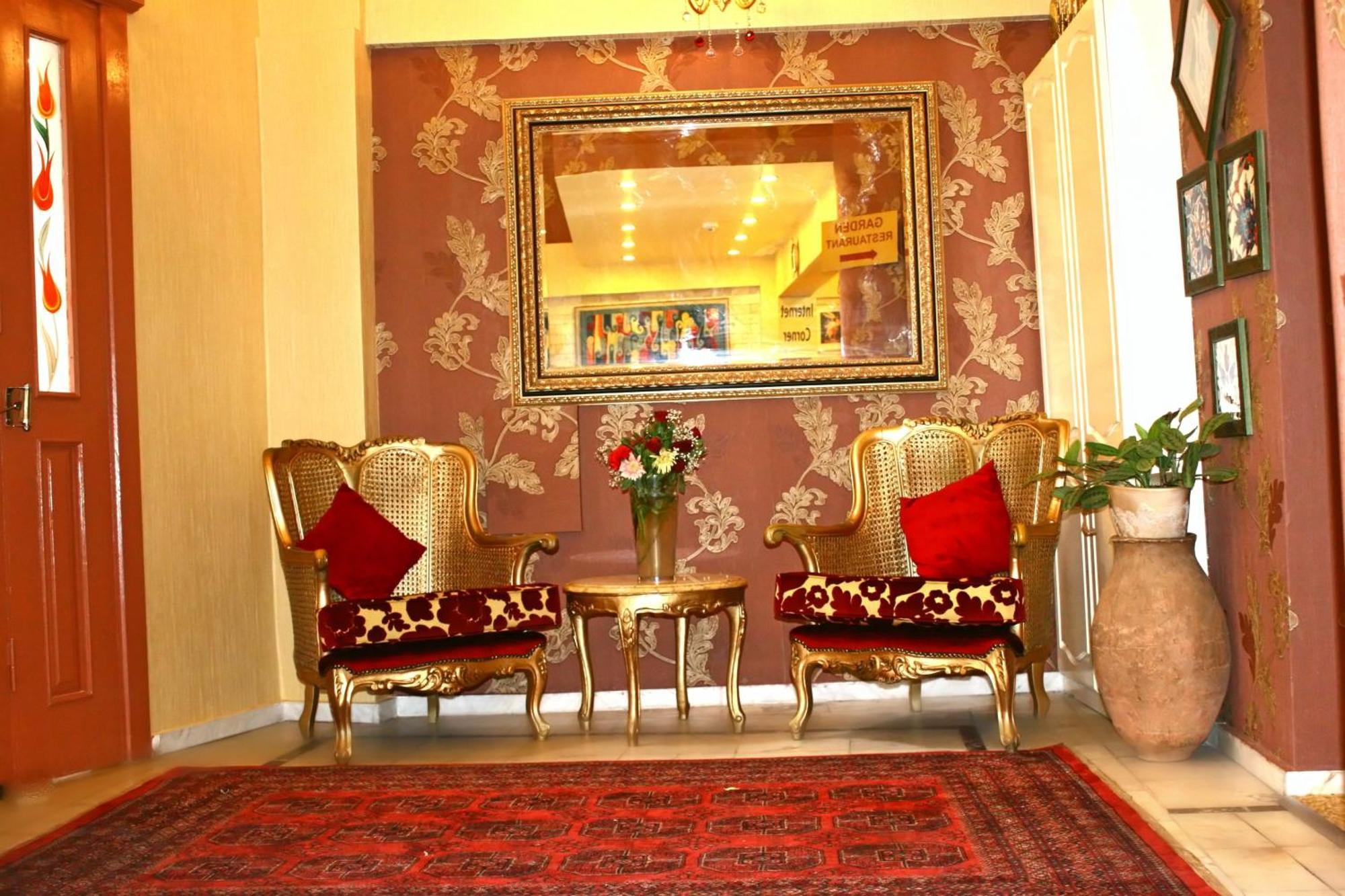 Divas Hotel Istanboel Buitenkant foto