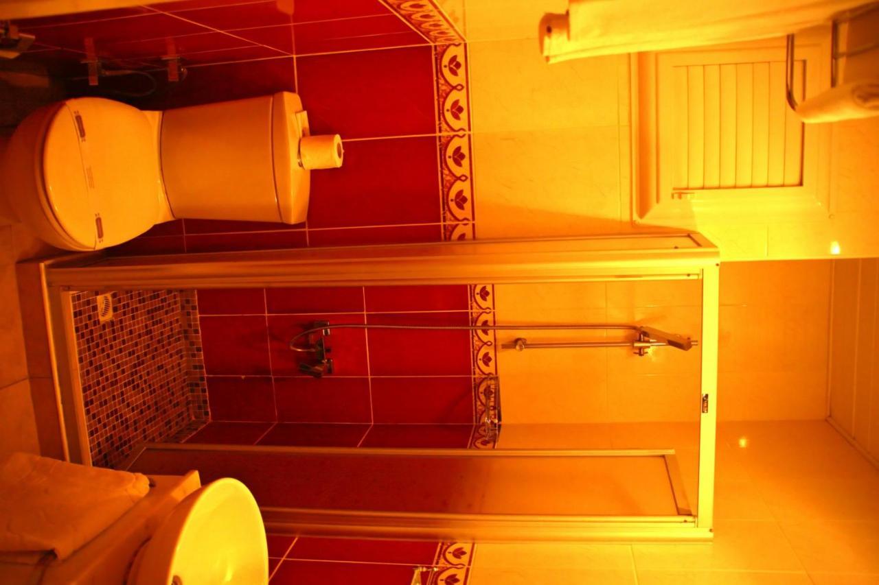 Divas Hotel Istanboel Buitenkant foto